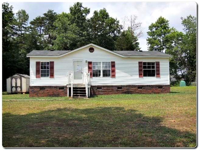 6211 Burnhurst Lane Denver NC 28037, Mobile Home for Sale with Great Kitchen and Large Backyard