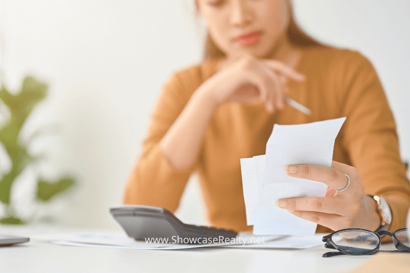 Learn essential tips for managing monthly expenses when considering Charlotte North Carolina homes for sale.
